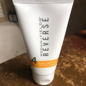 Rhodan & Fields REVERSE #4 skin lightening